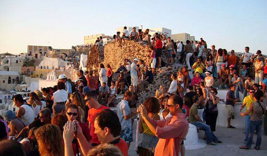 آسیب گردشگری به فرهنگ بومی