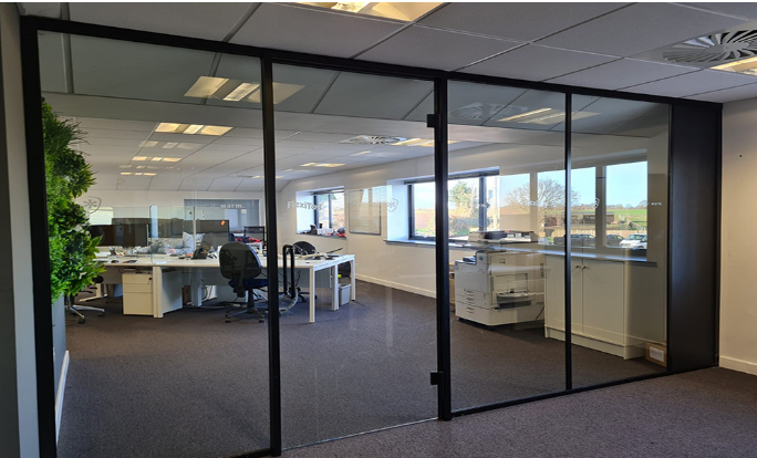 پارتیشن شیشه ای