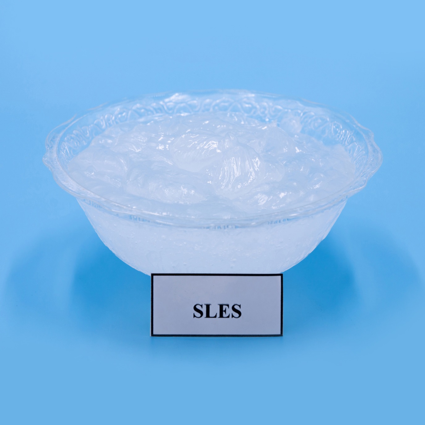 SLES یک ماده خمیر مانند نیمه‌شفاف سفید یا زرد رنگ