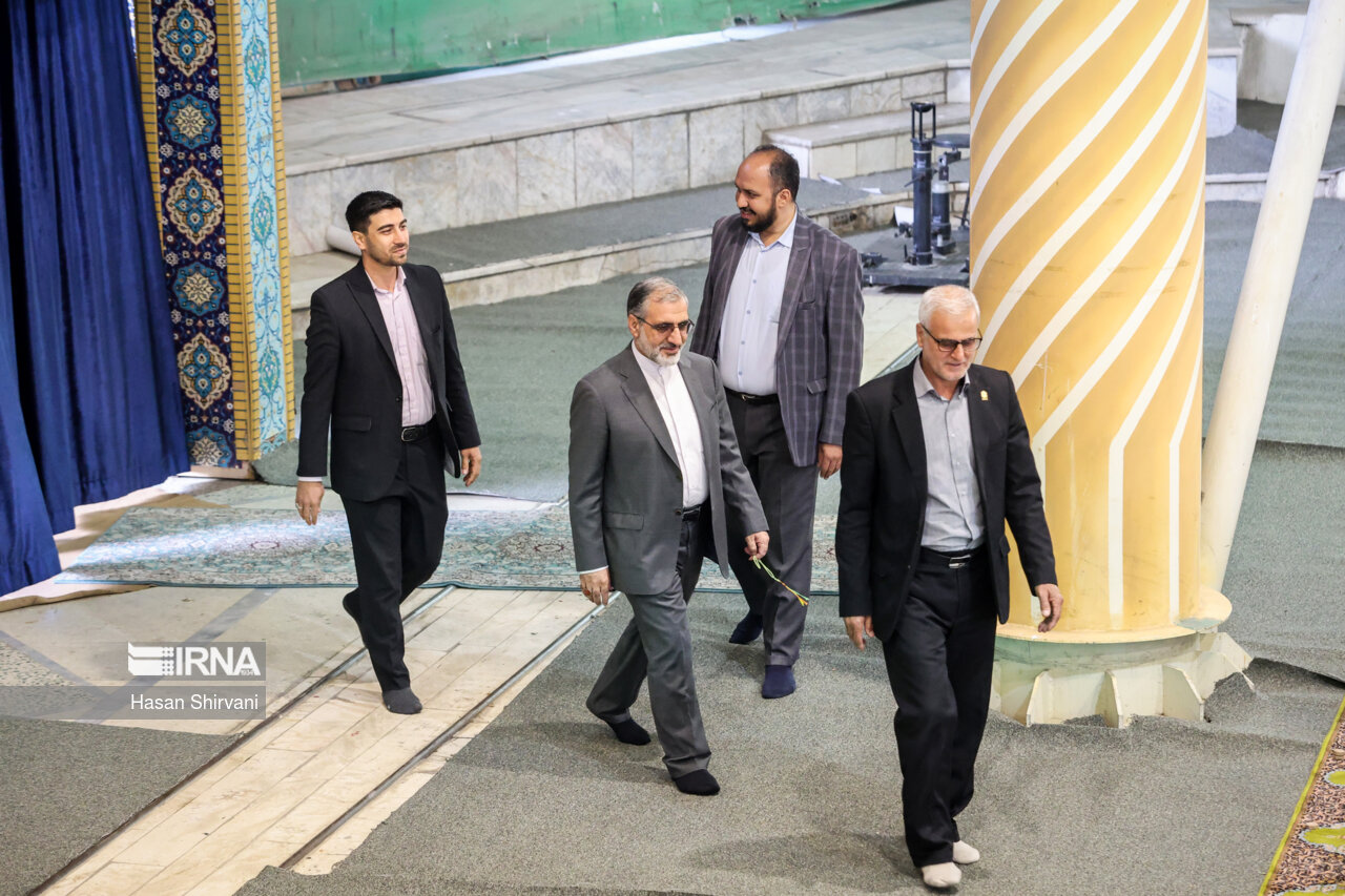 تصاویری از نمازجمعه تهران به امامت حجت‌الاسلام کاظم صدیقی | کدام چهره‌های سیاسی و نظامی به نمازجمعه رفتند؟