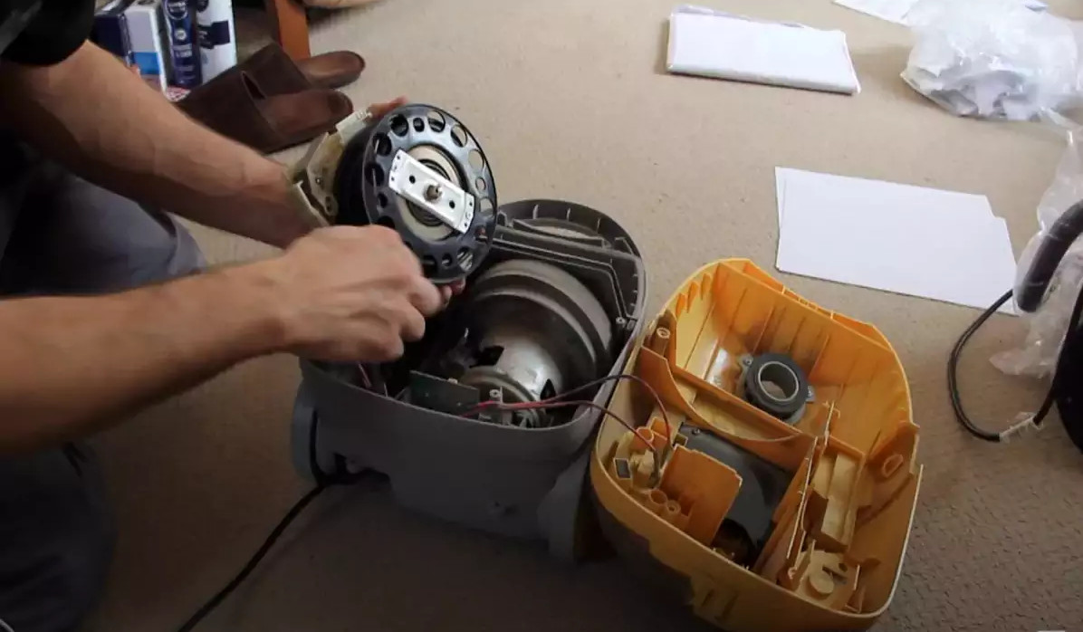 تمیز کردن جاروبرقی