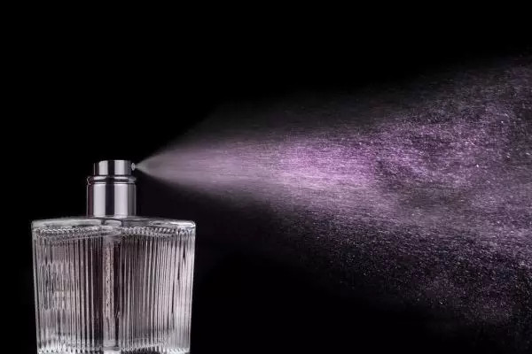 راههای تشخیص ادکلن اصل از تقلبی