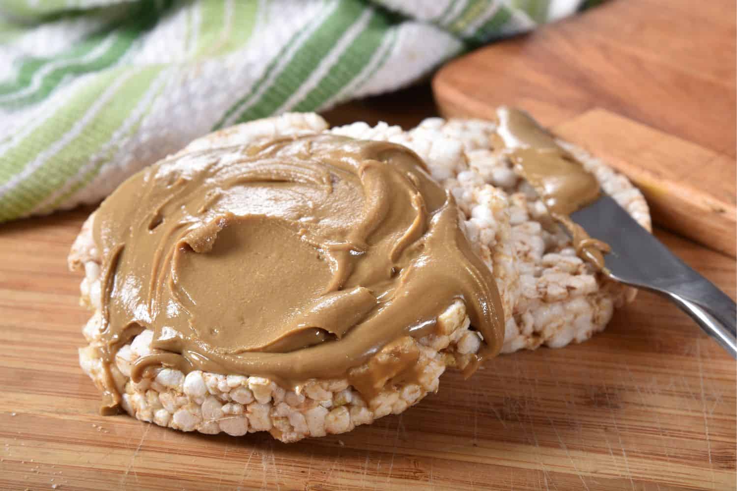 کره بادام زمینی و رایس کیک