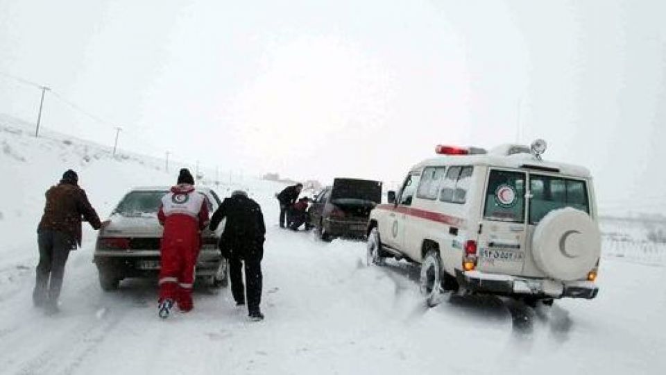 ۵ کشته و ۱۲ مصدوم در تصادف زنجیرهای کردستان/ ۱۰۰۸ خودرو در ۱۲ استان از برف رها شدند ۵ کشته و ۱۲ مصدوم در تصادف زنجیرهای کردستان/ ۱۰۰۸ خودرو در ۱۲ استان از برف رها شدند