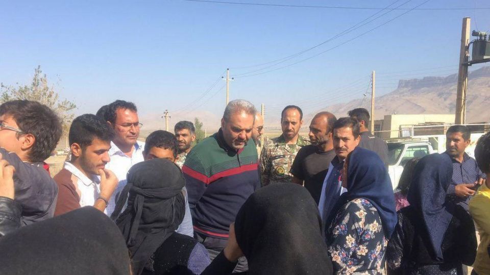 پولهایی که سلبریتی ها از مردم برای زلزله زدگان گرفتند چه شد؟/ نماینده مجلس: ردپایی از این کمکها دیده نمیشود پولهایی که سلبریتی ها از مردم برای زلزله زدگان گرفتند چه شد؟/ نماینده مجلس: ردپایی از این کمکها دیده نمیشود
