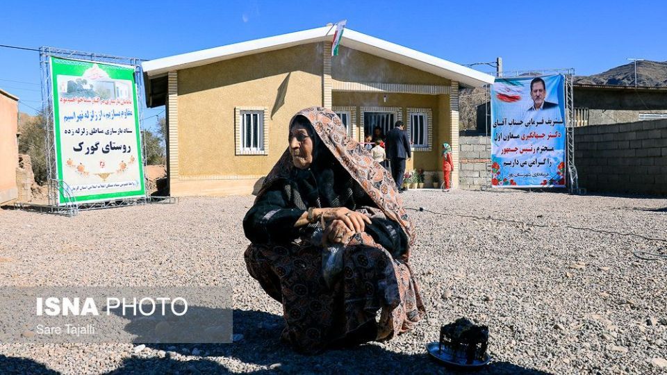 بازدید جهانگیری از روستای زلزله زده گورک راور کرمان