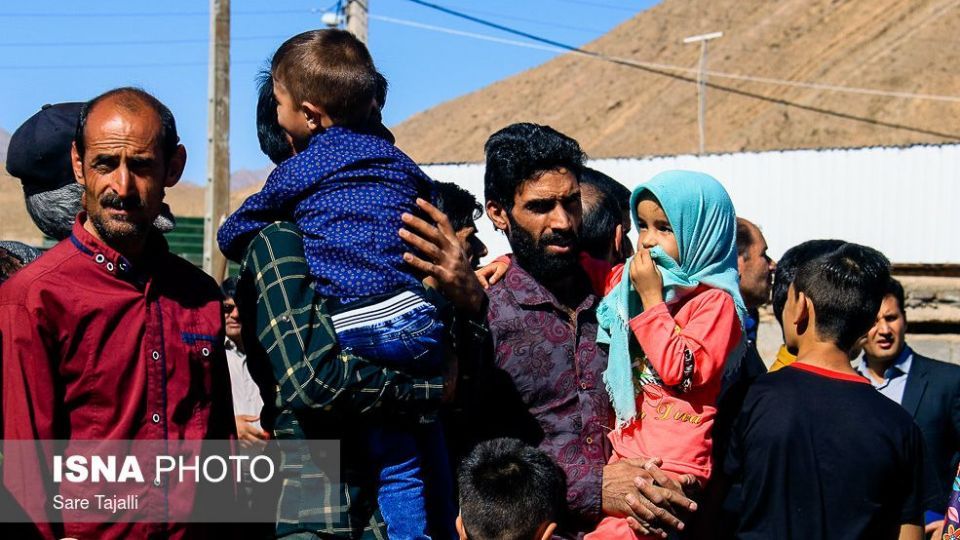 بازدید جهانگیری از روستای زلزله زده گورک راور کرمان
