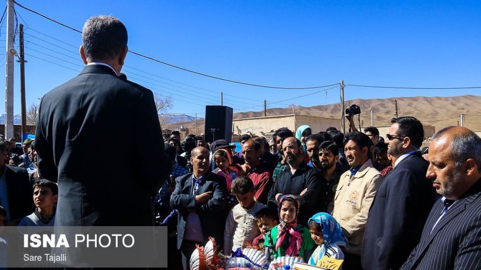 بازدید جهانگیری از روستای زلزله زده گورک راور کرمان