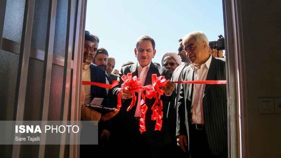 بازدید جهانگیری از روستای زلزله زده گورک راور کرمان