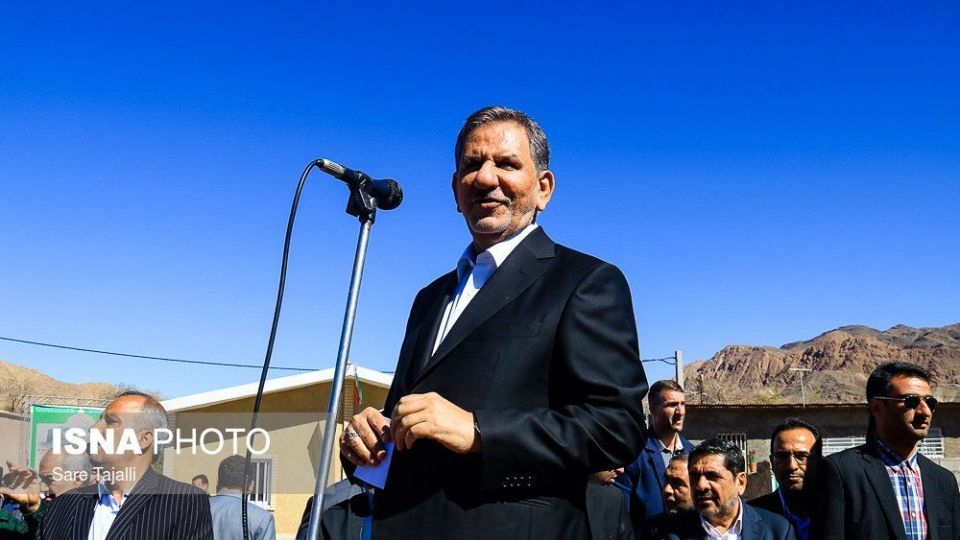 بازدید جهانگیری از روستای زلزله زده گورک راور کرمان