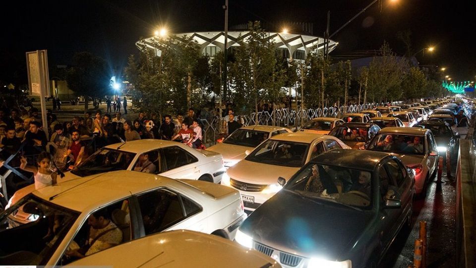 شادی مردم تهران پس از برد تیم ملی ایران مقابل مراکش