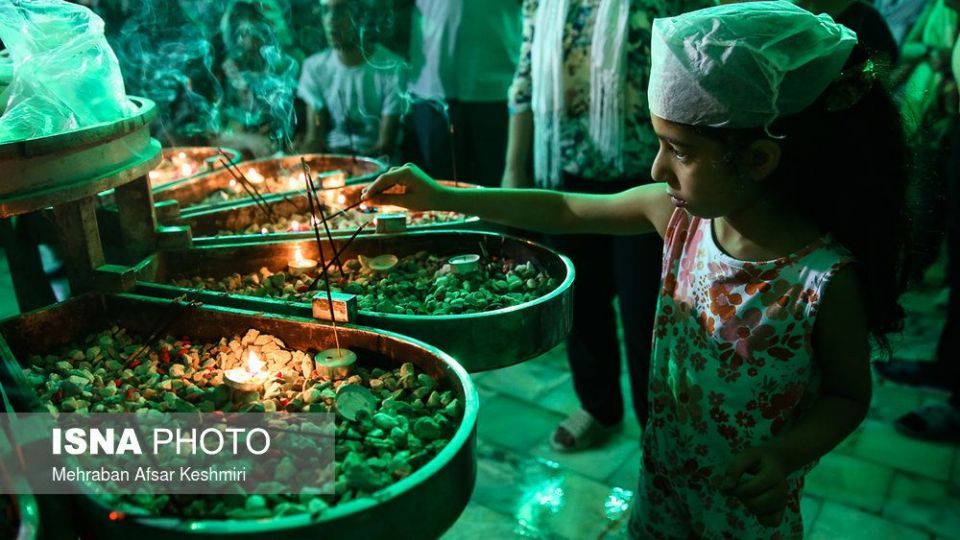 گردهمایی زرتشتیان در زیارتگاه &laquo;پیرسبز&raquo;
