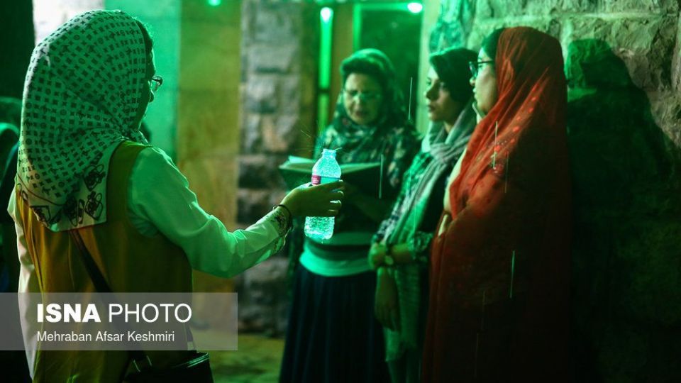 گردهمایی زرتشتیان در زیارتگاه &laquo;پیرسبز&raquo;