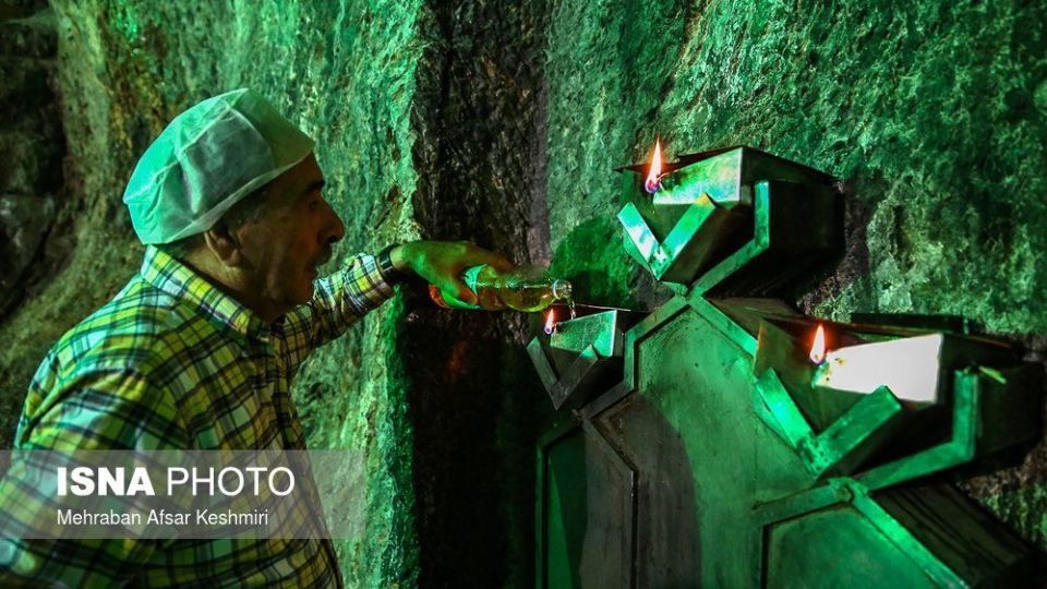 گردهمایی زرتشتیان در زیارتگاه &laquo;پیرسبز&raquo;