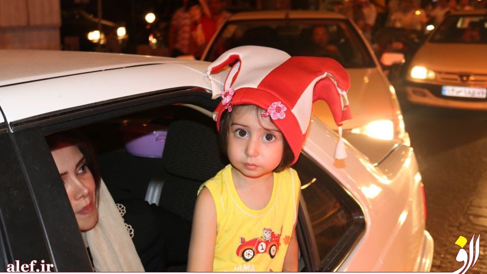 شادی شبانه‌ی مردم، پس از بازی عزت‌مندانه ایران در مقابل پرتغال