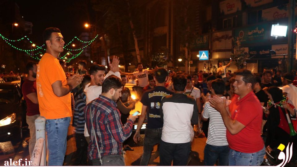 شادی شبانه‌ی مردم، پس از بازی عزت‌مندانه ایران در مقابل پرتغال
