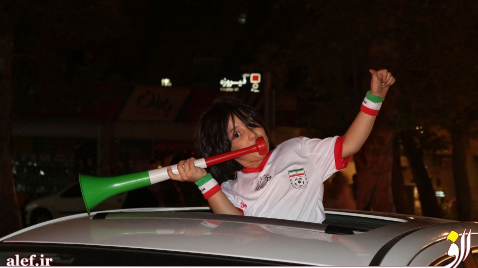 شادی شبانه‌ی مردم، پس از بازی عزت‌مندانه ایران در مقابل پرتغال