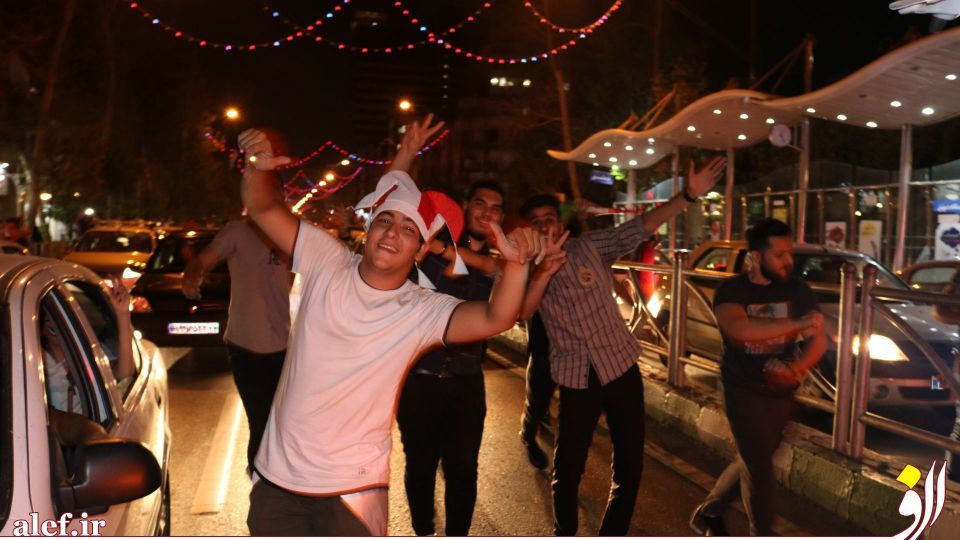شادی شبانه‌ی مردم، پس از بازی عزت‌مندانه ایران در مقابل پرتغال
