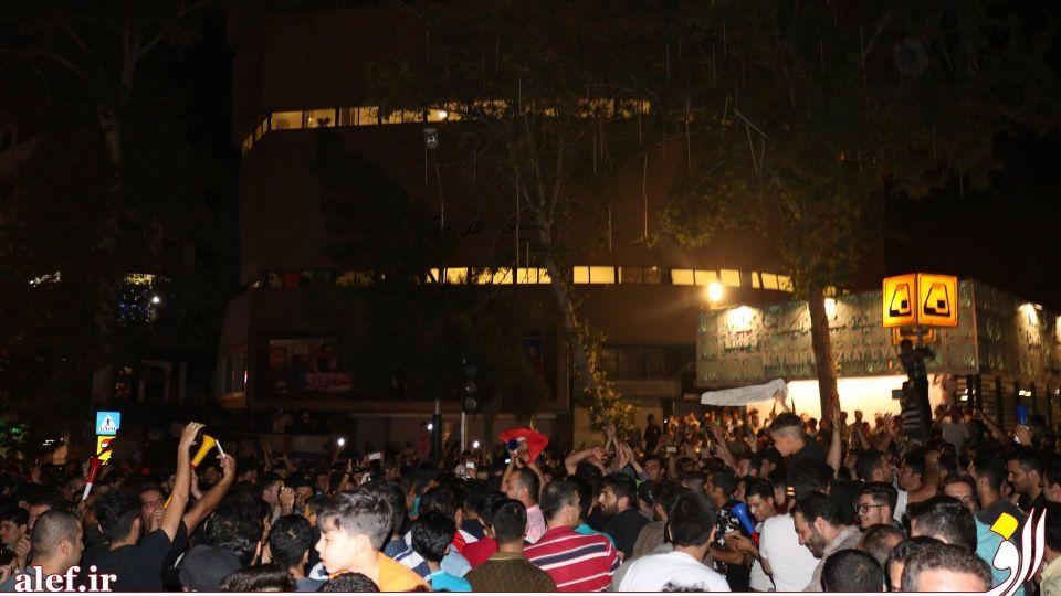 شادی شبانه‌ی مردم، پس از بازی عزت‌مندانه ایران در مقابل پرتغال