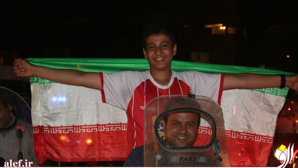 شادی شبانه‌ی مردم، پس از بازی عزت‌مندانه ایران در مقابل پرتغال