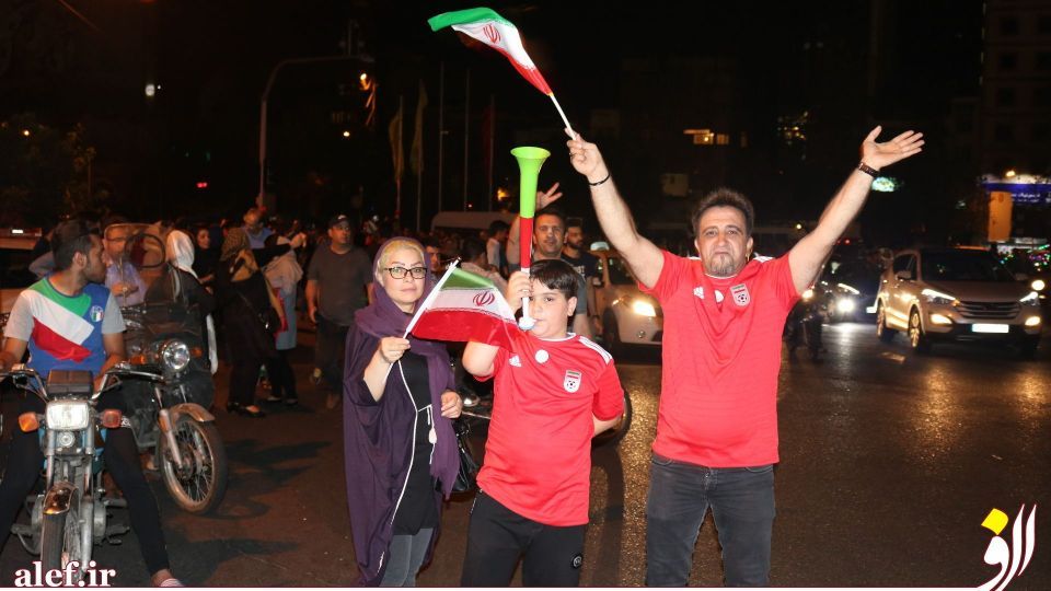 شادی شبانه‌ی مردم، پس از بازی عزت‌مندانه ایران در مقابل پرتغال