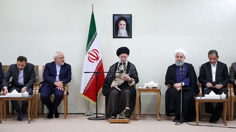 رهبر انقلاب:مشکلات را با مردم در میان بگذارید/ با متخلفان در هر سطحی برخورد شود/ تصویر دولت در چشم مردم باید تصویری توانا، کارآمد و تلاشگر باشد رهبر انقلاب:مشکلات را با مردم در میان بگذارید/ با متخلفان در هر سطحی برخورد شود/ تصویر دولت در چشم مردم باید تصویری توانا، کارآمد و تلاشگر باشد