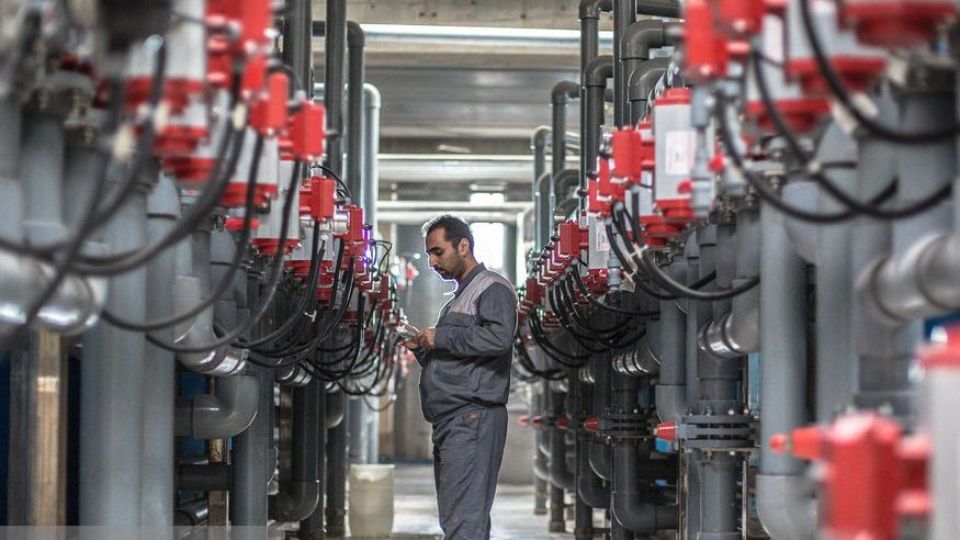 ۶ گام برای رونق تولید و رهایی از مصائب اقتصاد نفتی و رهایی از تحریمها ۶ گام برای رونق تولید و رهایی از مصائب اقتصاد نفتی و رهایی از تحریمها