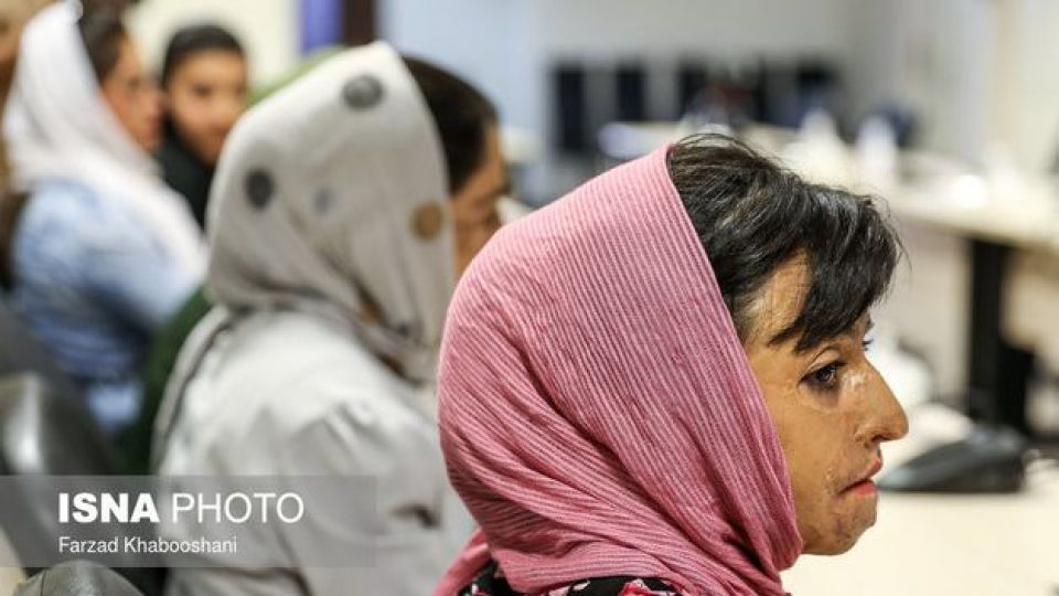 شینآبادیها کتاب زندگیشان را می نویسند/ این دختران هنوز کارت ملی ندارند شینآبادیها کتاب زندگیشان را می نویسند/ این دختران هنوز کارت ملی ندارند