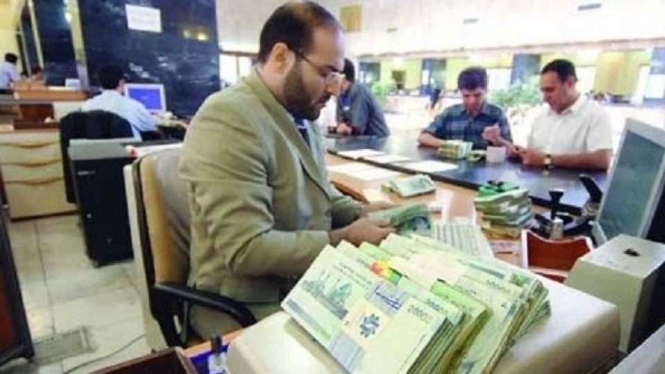 افزایش نقدینگی، بازار سکه و مدیریت دولت/ 85درصد سپرده بانکها در اختیار چند درصد سپردهگذاران است؟ افزایش نقدینگی، بازار سکه و مدیریت دولت/ 85درصد سپرده بانکها در اختیار چند درصد سپردهگذاران است؟