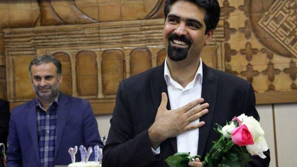 تصاویر بازگشت سپنتا نیکنام به شورای اسلامی شهر یزد تصاویر بازگشت سپنتا نیکنام به شورای اسلامی شهر یزد