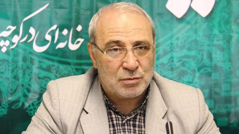 حاجی دلیگانی: "نفت برابر غذا" طرح ناشیانه برخی مسئولان مرعوب است حاجی دلیگانی: "نفت برابر غذا" طرح ناشیانه برخی مسئولان مرعوب است