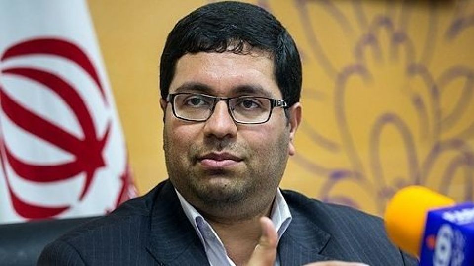 قیمت ارز در خلا بازار رسمی گاهی در تلگرام تعیین میشود/ قانون اجازه افشای نام خریداران کالا را نمیدهد قیمت ارز در خلا بازار رسمی گاهی در تلگرام تعیین میشود/ قانون اجازه افشای نام خریداران کالا را نمیدهد