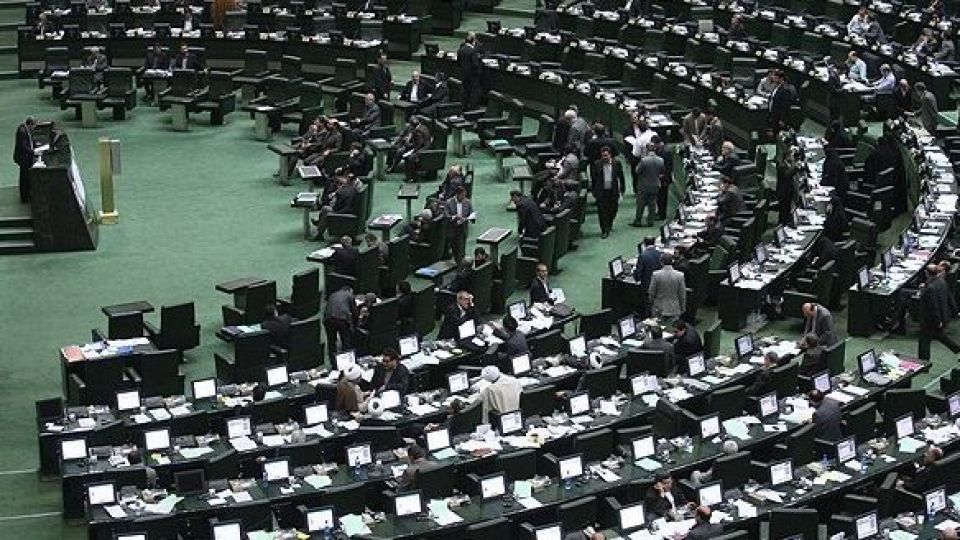 کنار رفتن 1700 مدیر دولتی کذب است کنار رفتن 1700 مدیر دولتی کذب است