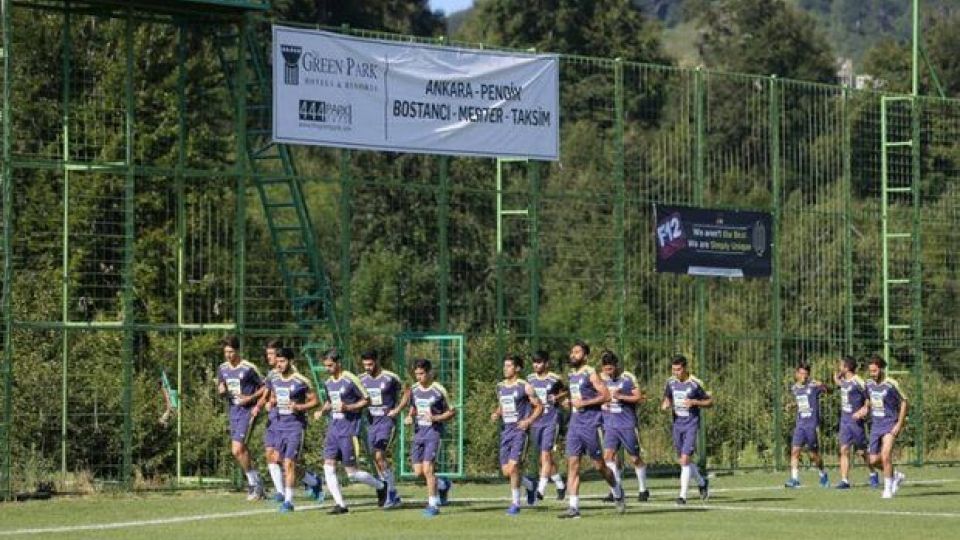 مذاکره استقلال با دو بازیکن خارجی جدید مذاکره استقلال با دو بازیکن خارجی جدید