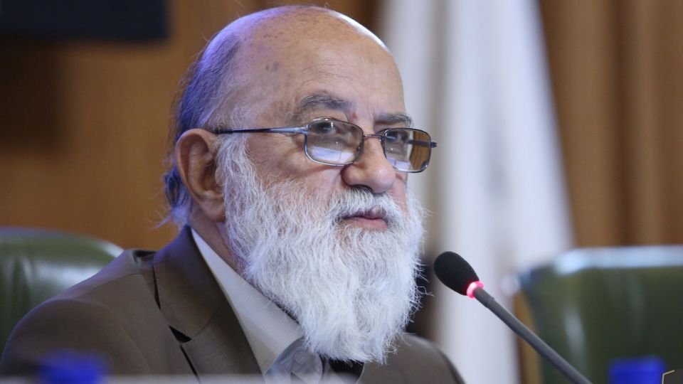 چمران: افشانی بازنشسته است و باید جای خود را به فرد دیگری بسپارد چمران: افشانی بازنشسته است و باید جای خود را به فرد دیگری بسپارد