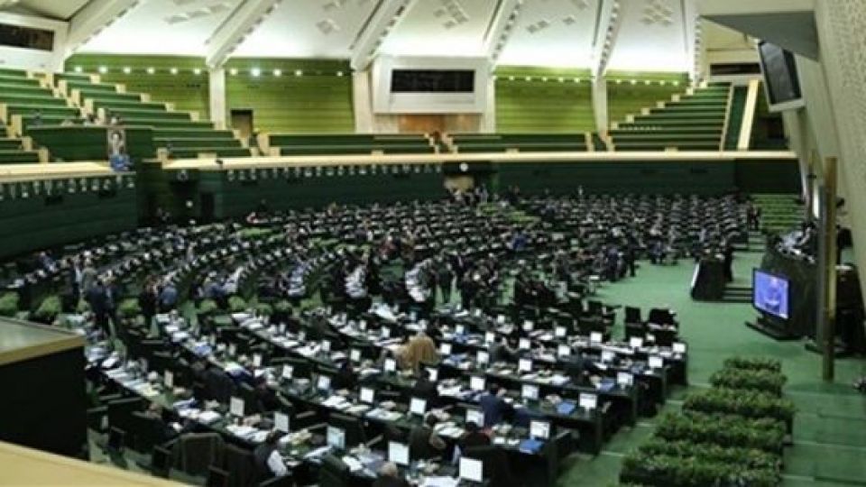 نماینده مجلس: شرایط کشور عادی نیست + پاسخ لاریجانی نماینده مجلس: شرایط کشور عادی نیست + پاسخ لاریجانی