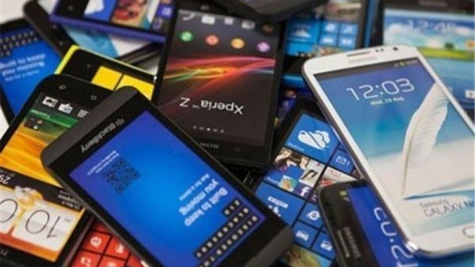 ورود ۲۲۸ میلیون دلار تلفن همراه در ۴ ماه ورود ۲۲۸ میلیون دلار تلفن همراه در ۴ ماه