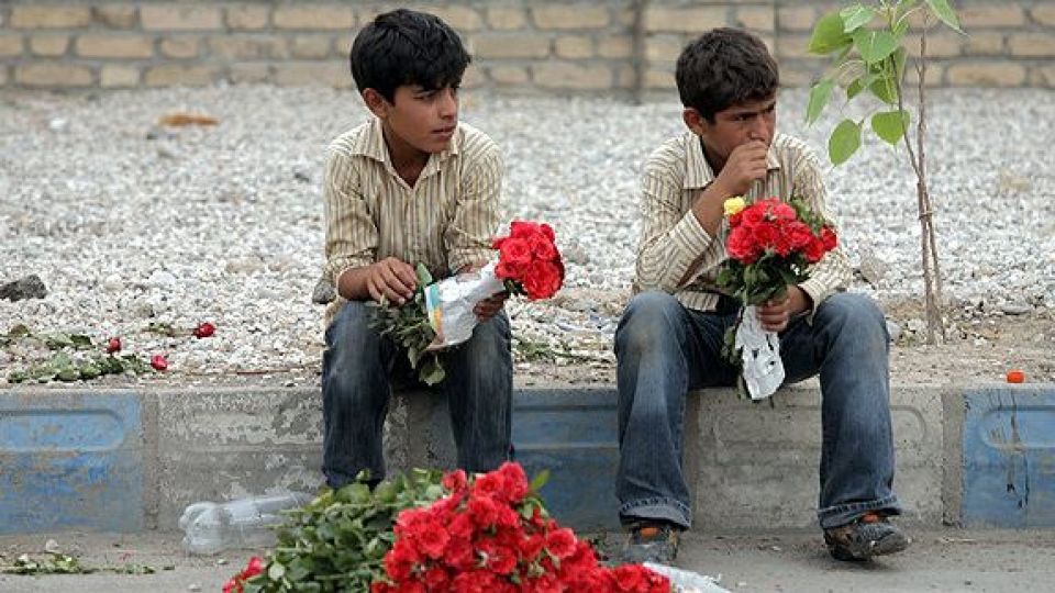 ۹۶ درصد کودکان کار و خیابان با والدینشان زندگی میکنند/ به این کودکان «پول» ندهید ۹۶ درصد کودکان کار و خیابان با والدینشان زندگی میکنند/ به این کودکان «پول» ندهید
