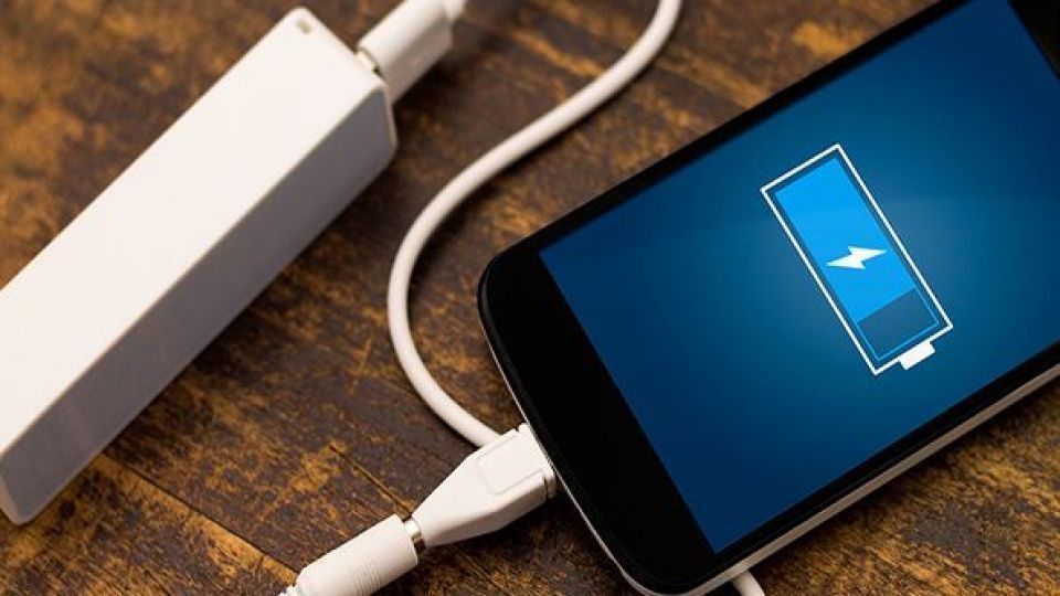 عوامل کاهش عمر باتری موبایل را بشناسید عوامل کاهش عمر باتری موبایل را بشناسید