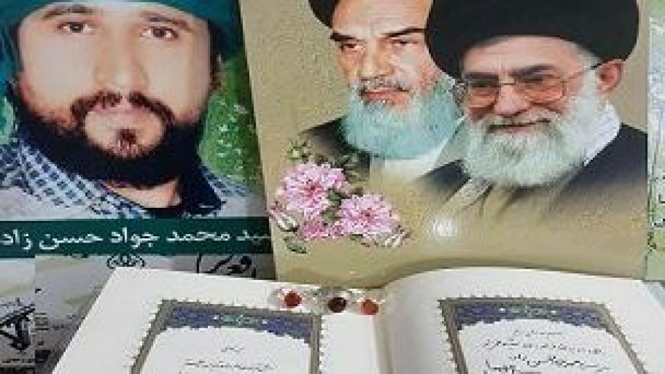 حضور سرزده رهبر انقلاب در منزل شهید حسنزاده حضور سرزده رهبر انقلاب در منزل شهید حسنزاده