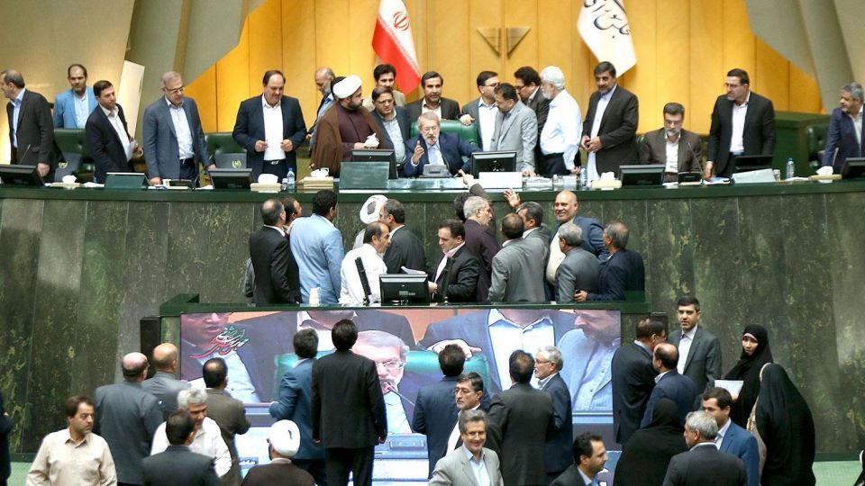 نمایندگان رای اعتماد خود را پس گرفتند؛ ربیعی با وزارت کار خداحافظی کرد/ استیضاح بدون تشریفات قانونی است/ استیضاح سایر وزرا هم پیگیری شود نمایندگان رای اعتماد خود را پس گرفتند؛ ربیعی با وزارت کار خداحافظی کرد/ استیضاح بدون تشریفات قانونی است/ استیضاح سایر وزرا هم پیگیری شود