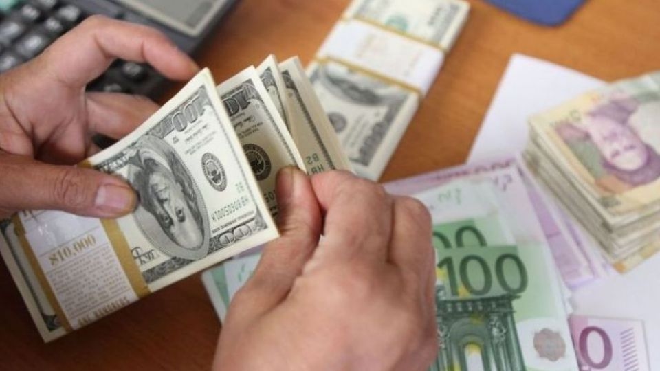 وزیر صنعت خبر داد؛ دلایل کاهش ۲۱۲تومانی نرخ دلار دولتی/پیشنهاد دلار ۳۵۰۰ تومانی وزیر صنعت خبر داد؛ دلایل کاهش ۲۱۲تومانی نرخ دلار دولتی/پیشنهاد دلار ۳۵۰۰ تومانی