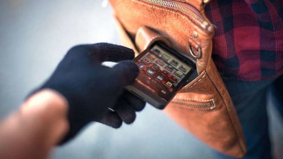 چرا رجیستری به کمک گوشیهای سرقتی نیامد؟! چرا رجیستری به کمک گوشیهای سرقتی نیامد؟!