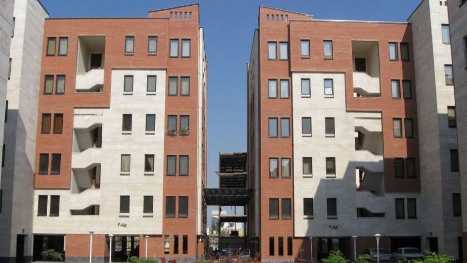 احتکار در همه بازارها ممنوع است بهجز مسکن!/ وقتی وزارت راه و شهرسازی پاسخگو نیست و به تکلیف قانونی خود عمل نمیکند/ بیاعتنایی و سکوت در قبال خسارتهای مالی به مردم و دولت احتکار در همه بازارها ممنوع است بهجز مسکن!/ وقتی وزارت راه و شهرسازی پاسخگو نیست و به تکلیف قانونی خود عمل نمیکند/ بیاعتنایی و سکوت در قبال خسارتهای مالی به مردم و دولت