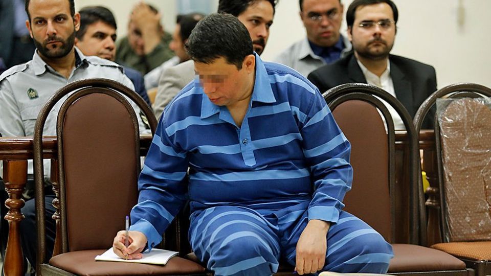 حمید باقری درمنی در جلسه دادگاه: اتهامات را قبول ندارم/ از سر بیشعوری اعتماد کردم حمید باقری درمنی در جلسه دادگاه: اتهامات را قبول ندارم/ از سر بیشعوری اعتماد کردم