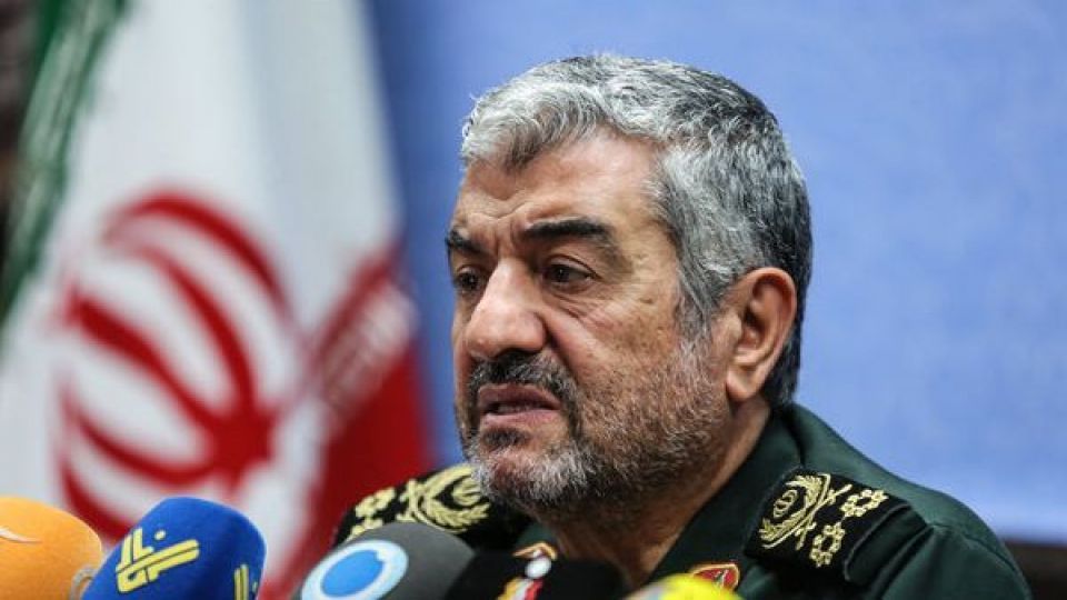 فرمانده سپاه: برخی تمام راه حل مشکلات اقتصادی کشور را سیاسی و به مذاکره پیوند میزنند فرمانده سپاه: برخی تمام راه حل مشکلات اقتصادی کشور را سیاسی و به مذاکره پیوند میزنند