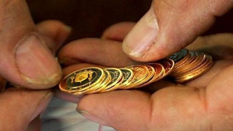 دستگیری یک دلال با ۲۰۰ سکه در بازار تهران + جزئیات دستگیری یک دلال با ۲۰۰ سکه در بازار تهران + جزئیات