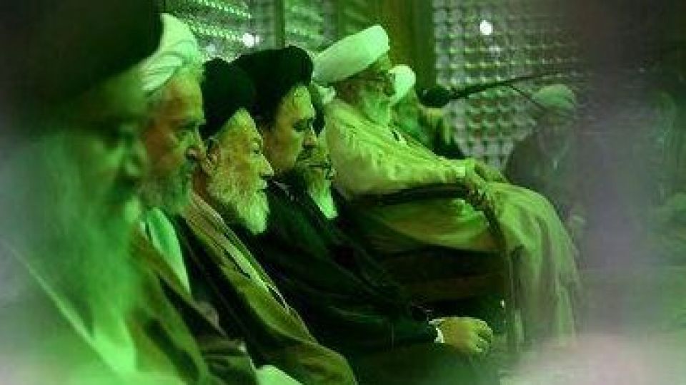 رئیس و اعضای مجلس خبرگان با آرمان های امام (ره) تجدید میثاق کردند رئیس و اعضای مجلس خبرگان با آرمان های امام (ره) تجدید میثاق کردند