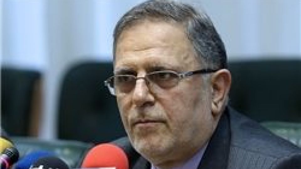 سیف: بازداشت نیستم، امروز هم نمازجمعه بودم/ فقط دخترم در استرالیا است سیف: بازداشت نیستم، امروز هم نمازجمعه بودم/ فقط دخترم در استرالیا است