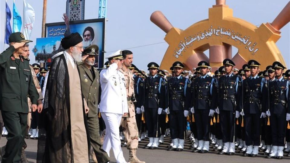 حضور فرمانده معظم کل قوا در دانشگاه علوم دریایی نوشهر حضور فرمانده معظم کل قوا در دانشگاه علوم دریایی نوشهر